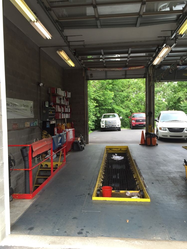 Quick Lube: 308 Ridge Ave, Washington, PA 15301